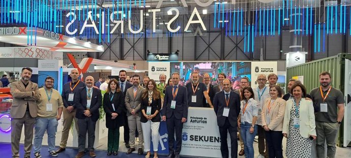 Delegación asturiana y representantes de empresas asturianas participantes en la IV Feria Internacional Defensa y Seguridad (Feindef).