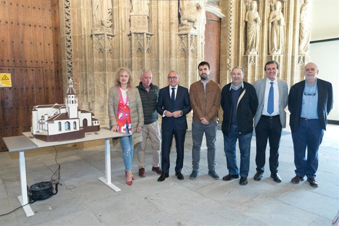 Presentación del  nuevo sistema de iluminación domotizado del pórtico de la Catedral Santa María