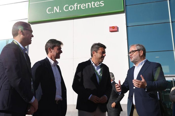 El president de la Generalitat, Carlos Mazón, visita la central nuclear de Cofrentes