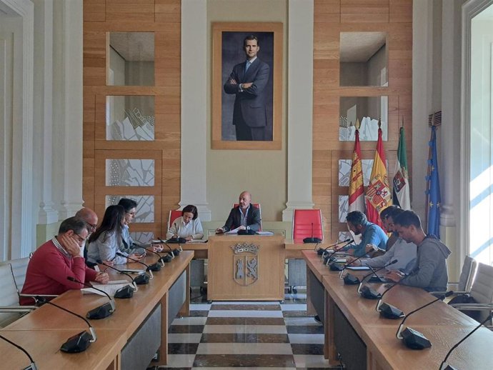 Reunión de la Comisión de Servicios Públicos, Medio Ambiente, Fomento, Movilidad y Seguridad del Ayuntamiento de Cáceres