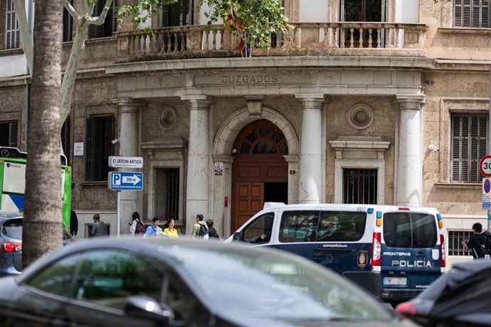 Archivo - Fachada del juzgado de la Vía Alemania, a 15 de abril de 2024, en Palma de Mallorca, Mallorca, Baleares (España).