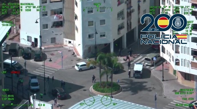 Operación policial en un barrio de Fuengirola.