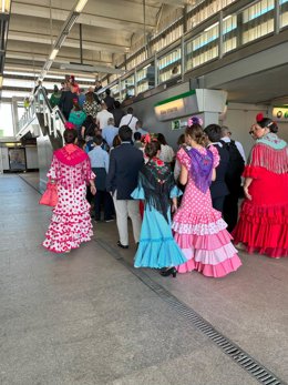 Feriantes en la estación de Blas Infante