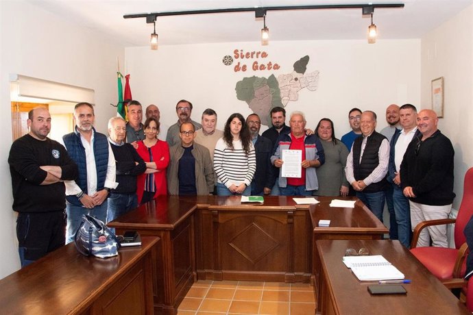 Acto de firma del manifiesto contra los proyectos mineros en la Sierra de Gata