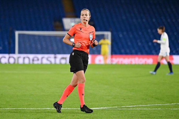 Archivo - La colegiada croata Ivana Martincic durante un partido