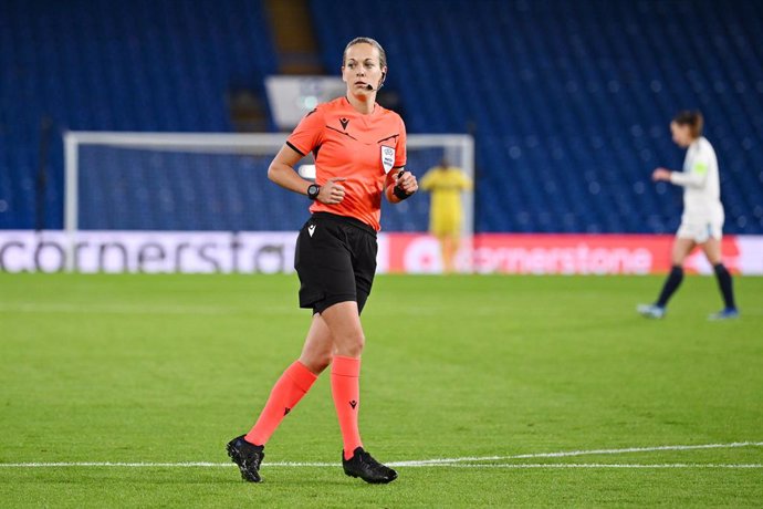 Archivo - Referee Ivana Martincic during the UEFA Women's Champions League, Group D football match between Chelsea and Paris FC on November 23, 2023 at Stamford Bridge in London, England - Photo Ashley Western / Colorsport / DPPI