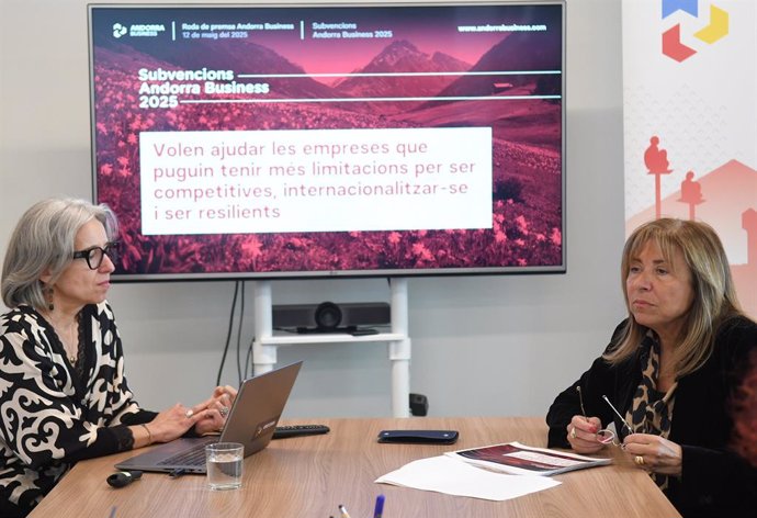 Judit Hidalgo i Conxita Marsol en la roda de premsa d'aquest dilluns