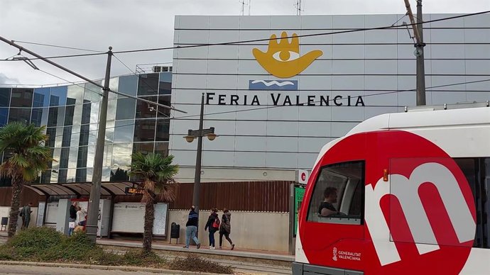 Archivo - Arxiu - Tramvia en Fira València