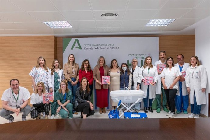 Donación de la cuna de abrazos