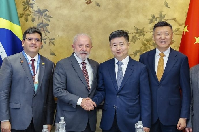 Lula visita China