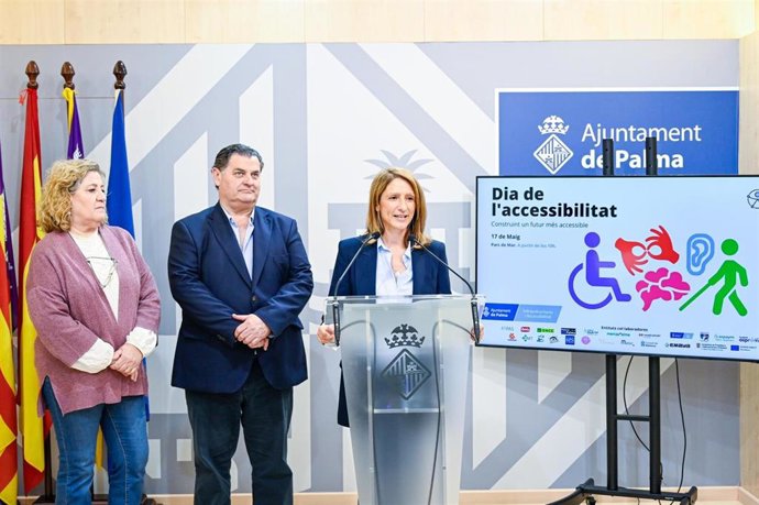 La regidora de Infraestructuras, Accesibilidad y Polígonos Industriales, Belén Soto, presenta el Día de la Accesibilidad.