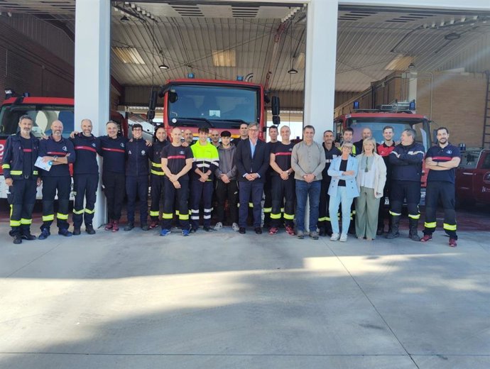 Los bomberos de la Diputación se forman en la extinción de incendios en vehículos eléctricos/mixtos.