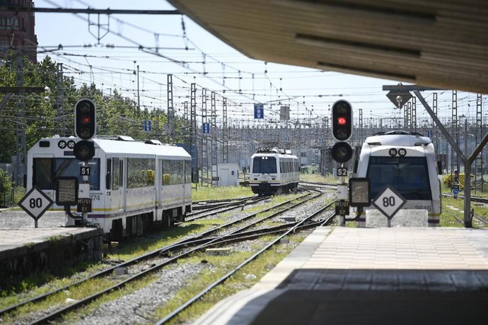 Una incidencia por obras de Adif en Maliaño provoca retrasos en los trenes Santander-Liérganes