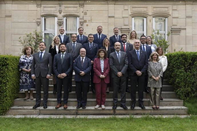 El alcalde de Cuenca, Darío Dolz, en la delegación del Grupo de Ciudades Patrimonio que ha viajado a París.