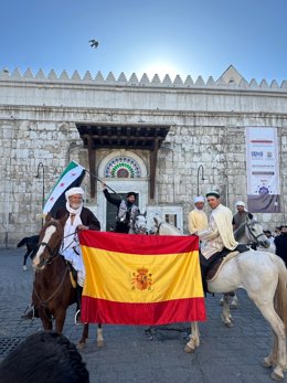 Los jinetes en la Mezquita Omeya de Damasco.