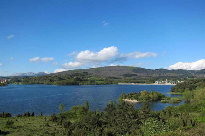 Archivo - Embalse de Urrunaga (Álava)