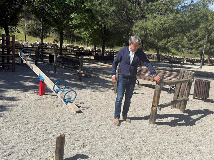 Antonio Losa en la zona de juegos del Parque del Cerro de las Canteras