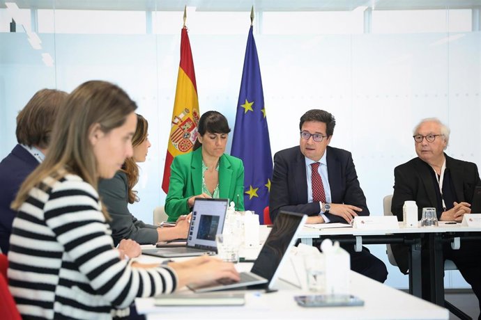 El Ministerio para la Transformación y de la Función Pública ha acogido desde hoy la segunda reunión del Consejo Asesor Internacional de Inteligencia Artificial, la cual tendrá lugar hasta mañana en la sede ministerial.