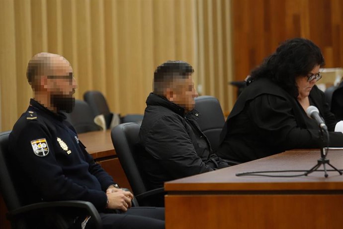 O acusado na sección quinta da Audiencia Provincial de Pontevedra, a 12 de maio de 2025, en Vigo, Pontevedra, Galicia (España).