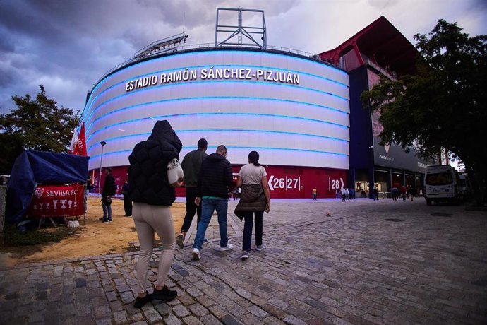 Archivo - Imagen de archivo de la fachada del estadio del Sevilla FC