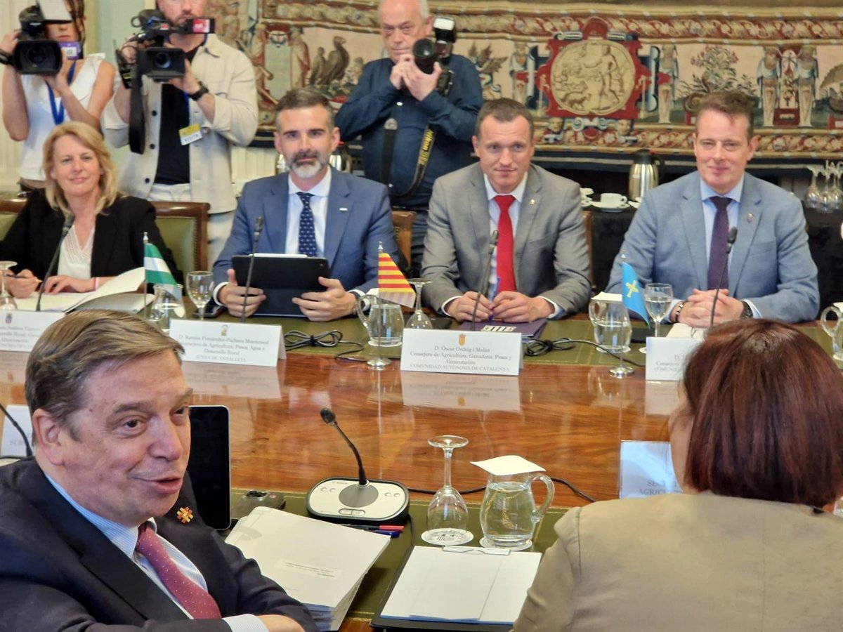 Marcos defiende en Madrid la inclusión de la raza Montaña Asturiana en el Catálogo Oficial de Razas de Ganado
