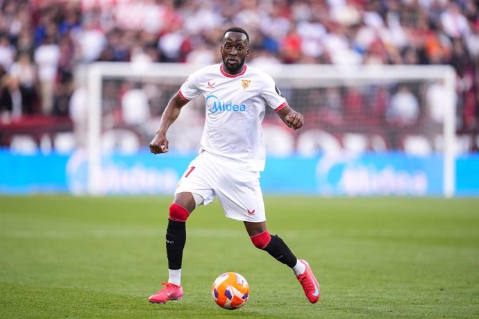 Dodi Lukebakio of Sevilla FC in action during the Spanish league, LaLiga EA Sports, football match played between Sevilla FC and Deportivo Alaves at Ramon Sanchez-Pizjuan stadium on April 20, 2025, in Sevilla, Spain.