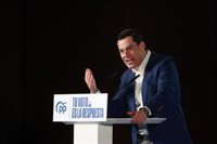 Juanma Moreno asegura que en el PP ya saben "quien va a ser el papa" tras su "cónclave" de julio