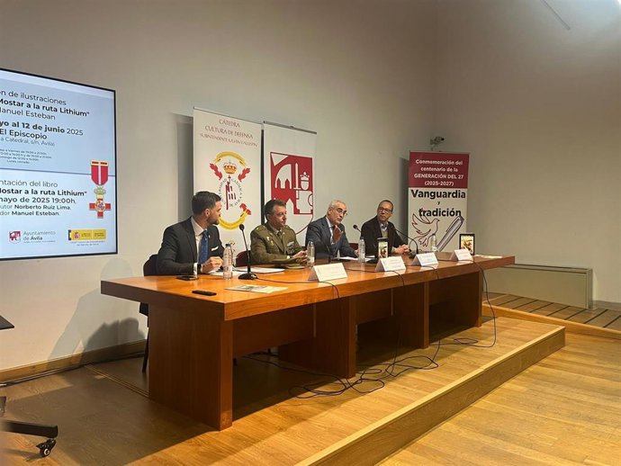 Presentación del libro y la exposición 'Soldados. De Mostar a la ruta Lithium', impulsadas por la UCAV.