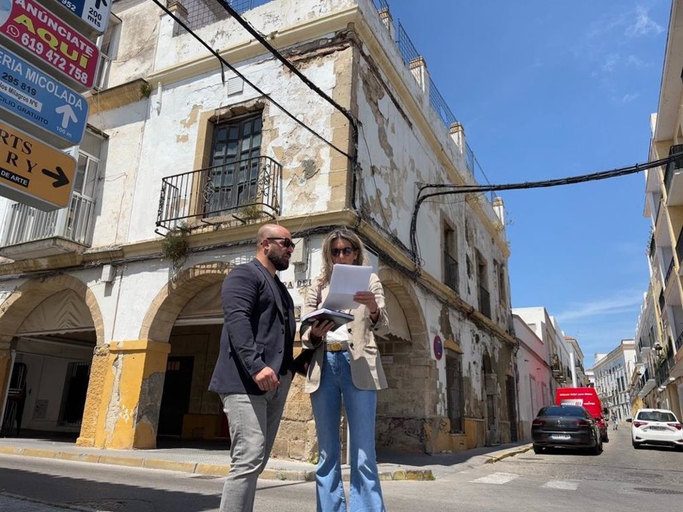 El Puerto rehabilitará de forma subsidiaria la fachada de un edificio en calle Luja con Ribera del Río.