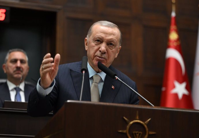 Archivo - March 26, 2025, Ankara, Turkey: Turkish President RECEP TAYYIP ERDOGAN speaks at his ruling Justice and Development Party's (AKP) parliamentary group meeting in Ankara, Turkey.