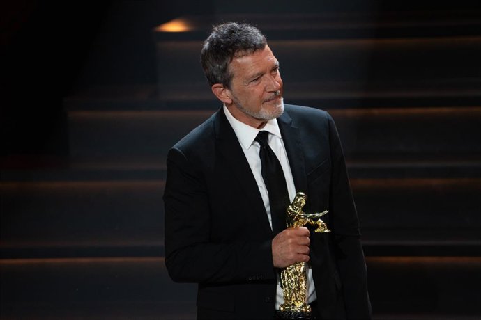 Antonio Banderas recebeu o Prêmio Talía de Honra.