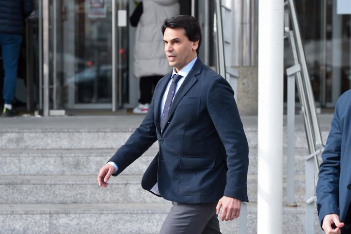 Archivo - Arquivo - O parceiro do presidente da Comunidade de Madri, Alberto González Amador, deixa o tribunal da Plaza de Castilla em 24 de fevereiro de 2025, em Madri (Espanha). González Amador depõe perante o juiz como pessoa investigada em um processo