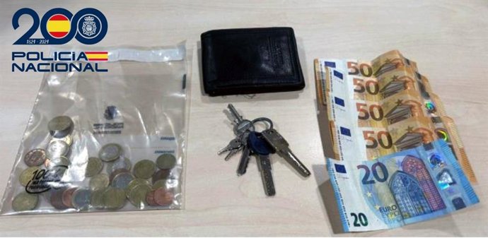 Imagen de los objetos recuperados tras el robo de la mochila y en el domicilio de Salamanca