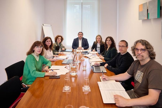 Imagen de la Ponencia para el estudio y adecuación del Código de Conducta del Parlamento de Navarra