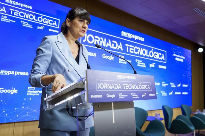 A Secretária de Estado de Digitalização e Inteligência Artificial, Ministério da Transformação Digital e do Serviço Civil, María González Veracruz, durante uma conferência de tecnologia da Europa Press, em 13 de maio de 2025, em Madri (Espanha). Dur