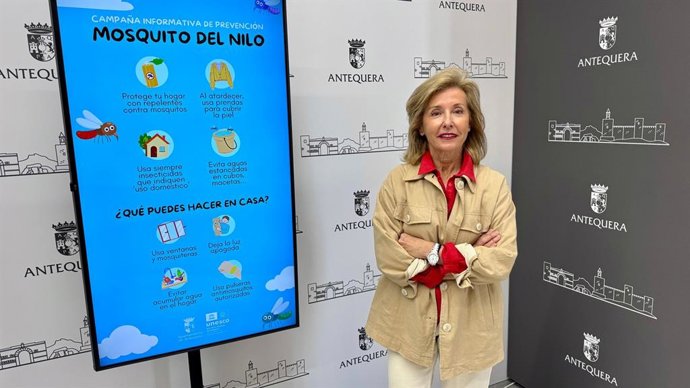La concejala delegada del área, María Luisa Enrile, informa de una campaña informativa para prevenir el virus del Nilo en el municipio y sus pedanías