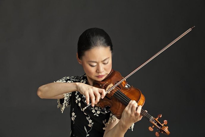 La violinista japonesa-estadounidense Midori