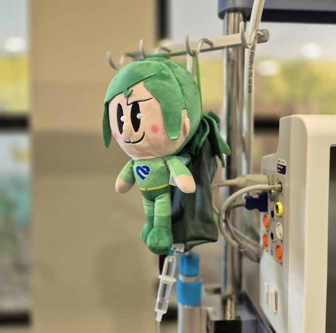 Funda con la imagen de la heroína del grupo, Supervita