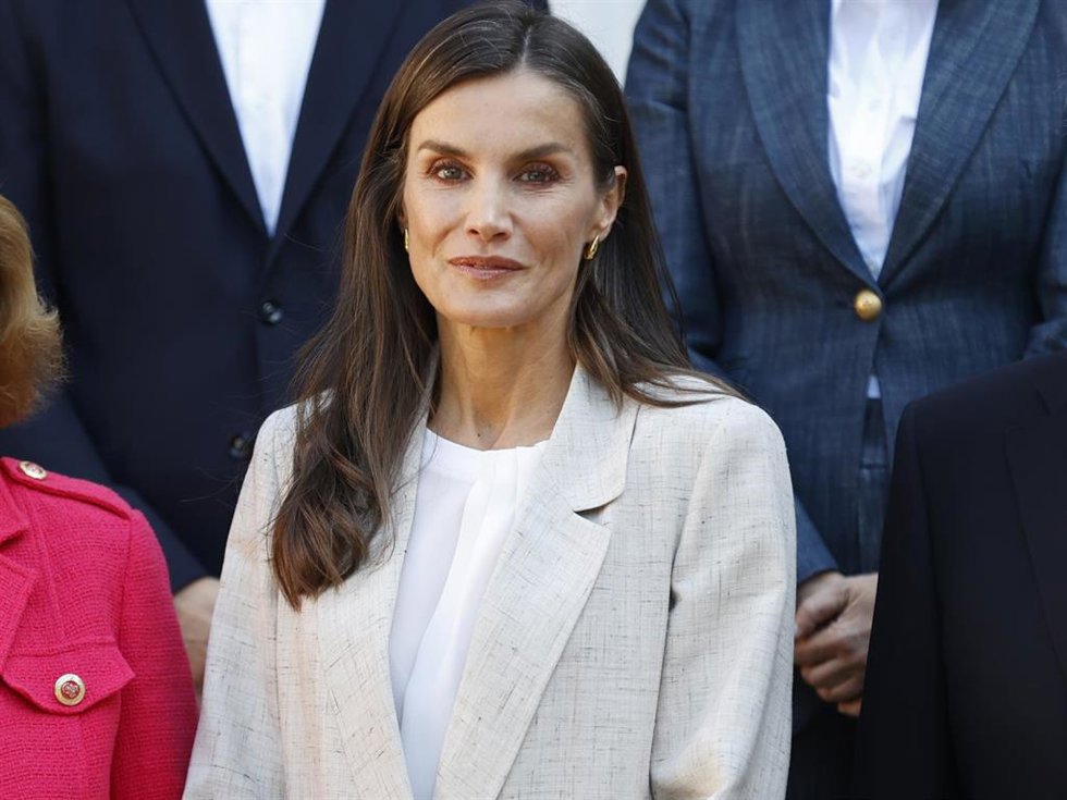 La Reina Letizia preside una reunión de trabajo en el Palacio de La Zarzuela
