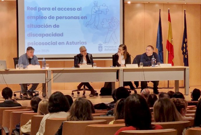 La consejera de Salud, Concepción Saavedra, durante la presentación de la nueva red de apoyo para facilitar la empleabilidad de las personas con discapacidad psicosocial.