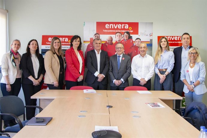 Grupo Viajes El Corte Inglés y Envera (Iberia) firman un acuerdo marco para impulsar un turismo más inclusivo.