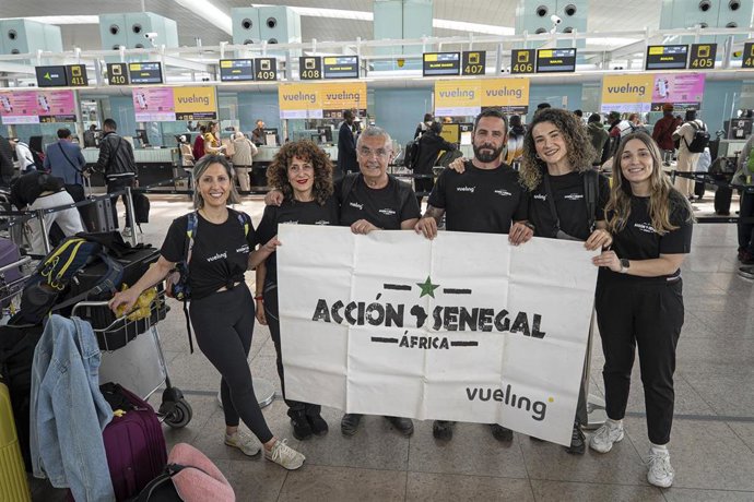 Los voluntarios de Acción Senegal antes de viajar a Dakar con Vueling.