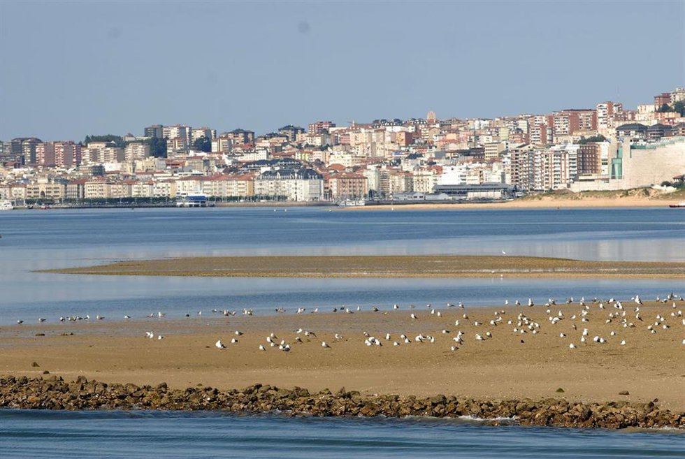 Archivo - Bahía de Santander