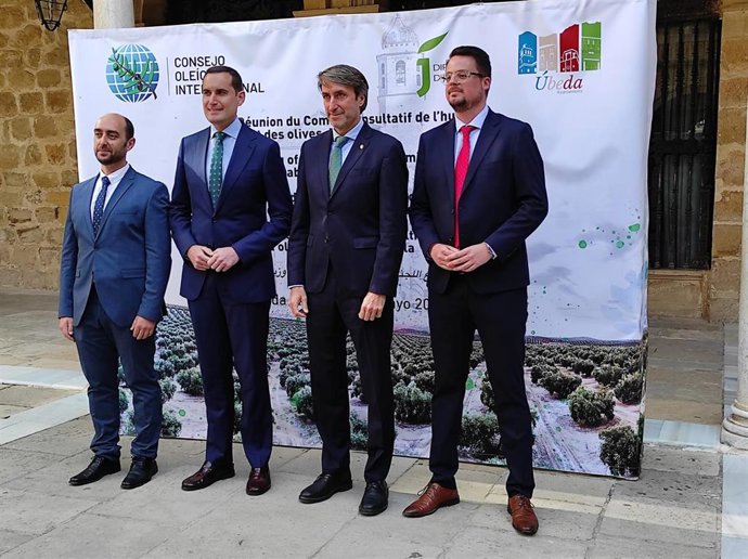 De izuierda a derecha:  Javier Gámez, Juan Latorre, Jaime Lillo, y Francisco Javier Lozano