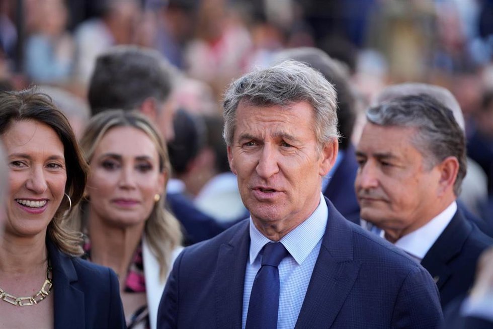 El presidente del PP, Alberto Núñez Feijóo, asiste a la decimocuarta corrida de abono de la Maestranza de Sevilla. A 09 de mayo de 2025, en Sevilla (Andalucía, España). 