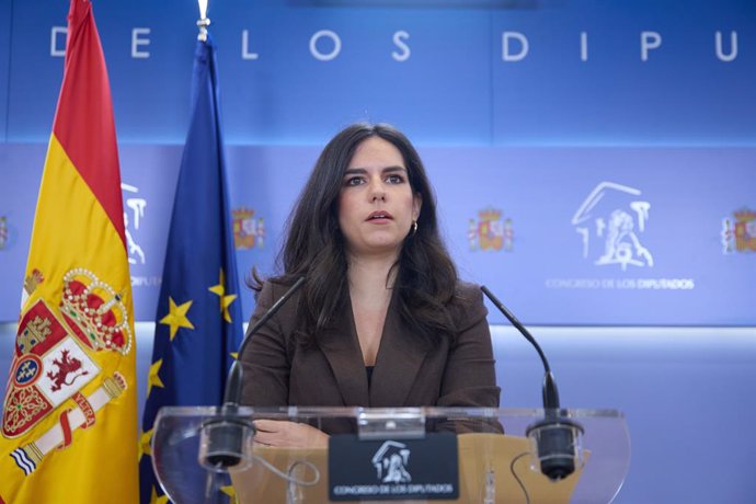 La portavoz de VOX en el Congreso, Pepa Millán, durante una rueda de prensa posterior a la Junta de Portavoces, en el Congreso de los Diputados, a 6 de mayo de 2025, en Madrid (España).