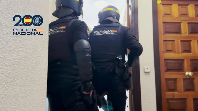 Agentes de Policía Nacional durante una intervención en Madrid.