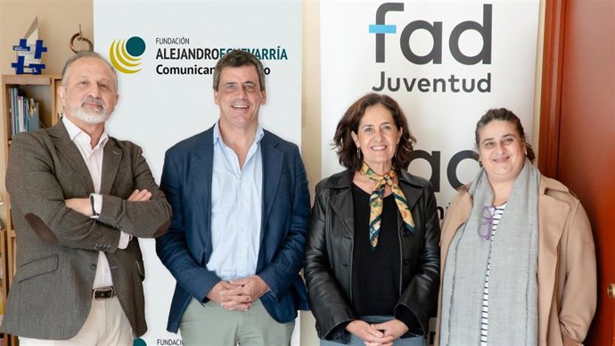 Fad Juventud Y La Fundación Comunicando Futuro Han Firmado Un Convenio De Colaboración Que Establece Un Marco Estable Para El Desarrollo De Proyectos Conjuntos Orientados A Reforzar La Alfabetización Mediática, La Educación Ética En El Uso De La Inform