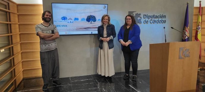 Moreno (centro), entre Ruz y Perea, en la presentación de 'Arte Viva: Mujeres en Acción'.