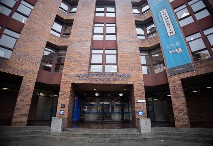 Archivo - Entrada a la junta municipal del distrito de Chamartín